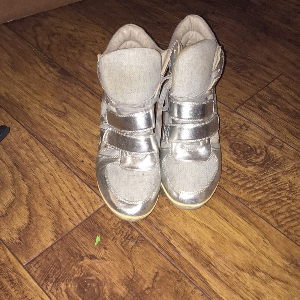 Wedged sneakers